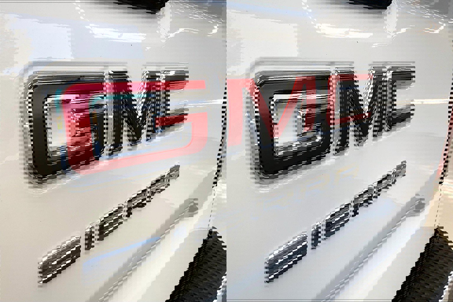 Used 2025 GMC Sierra 1500 Pro w/ Graphite Edition image 17