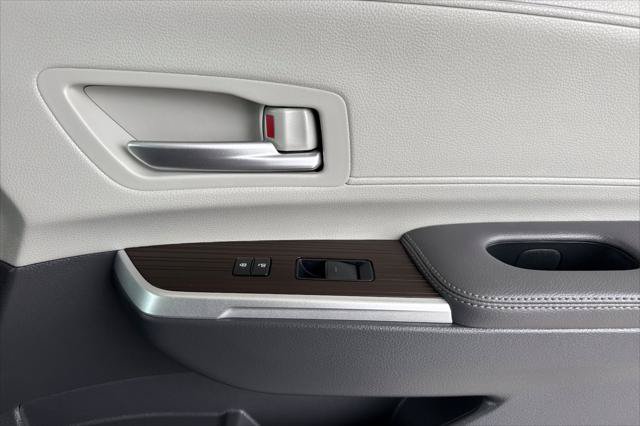 Certified 2022 Toyota Sienna XLE w/ XLE Plus Package FWD image 20