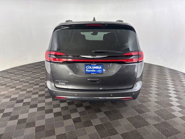 Used 2021 Chrysler Pacifica Touring w/ Cold Weather Group FWD image 7