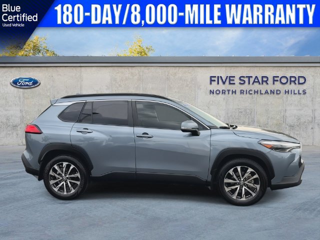 Used 2023 Toyota Corolla Cross XLE w/ Convenience Package FWD image 11