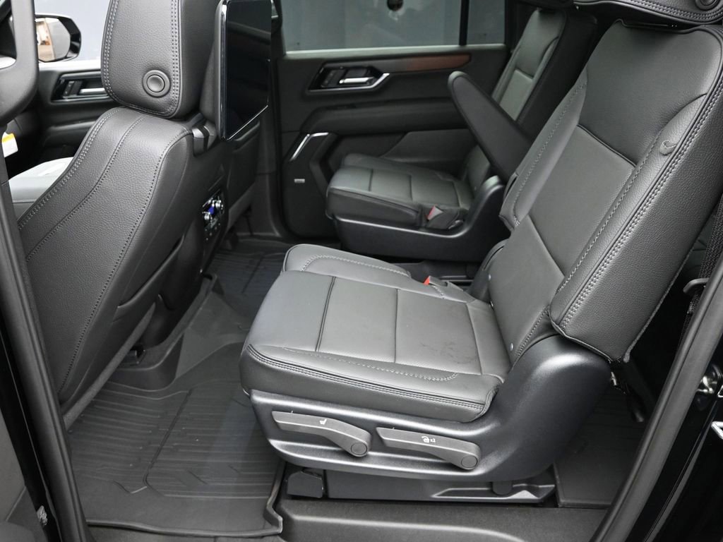 New 2026 GMC Yukon XL Denali w/ Denali Reserve Package image 13