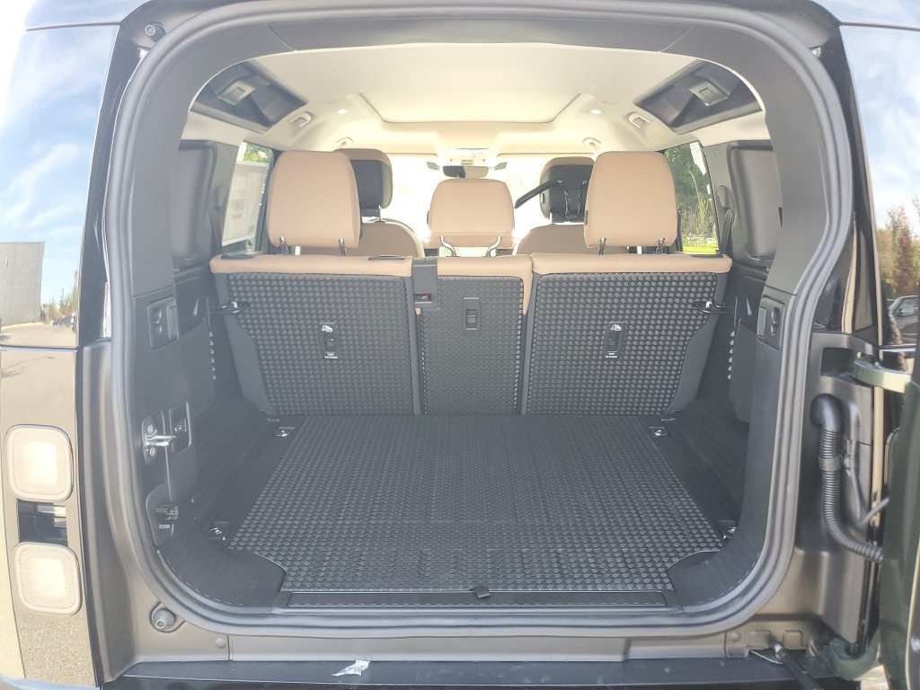 New 2026 Land Rover Defender 110 S AWD/4WD image 31