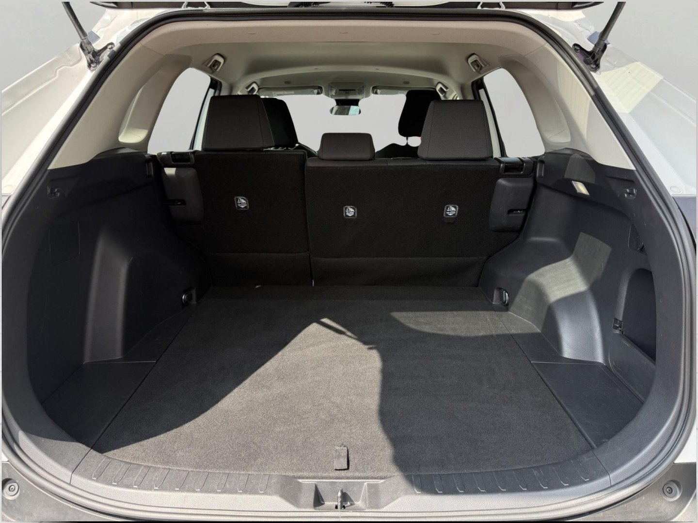 Used 2025 Toyota RAV4 XLE AWD/4WD image 15