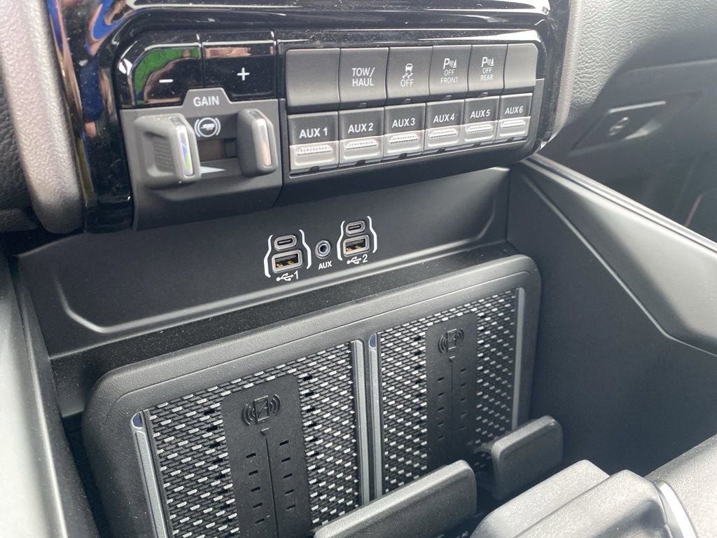 New 2026 RAM 2500 Laramie w/ Sport Appearance Package image 28