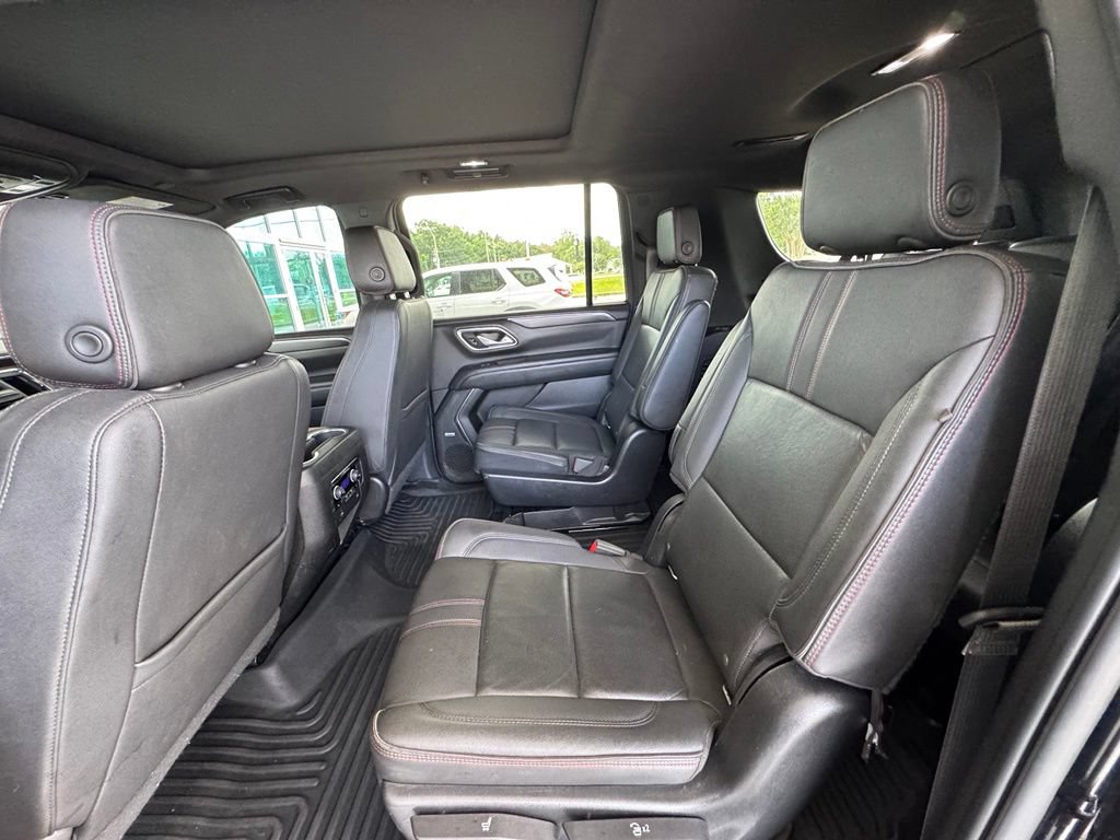 Used 2022 Chevrolet Suburban RST w/ Luxury Package RWD image 21