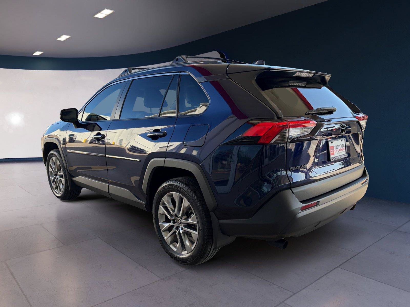 Used 2025 Toyota RAV4 XLE Premium FWD image 3