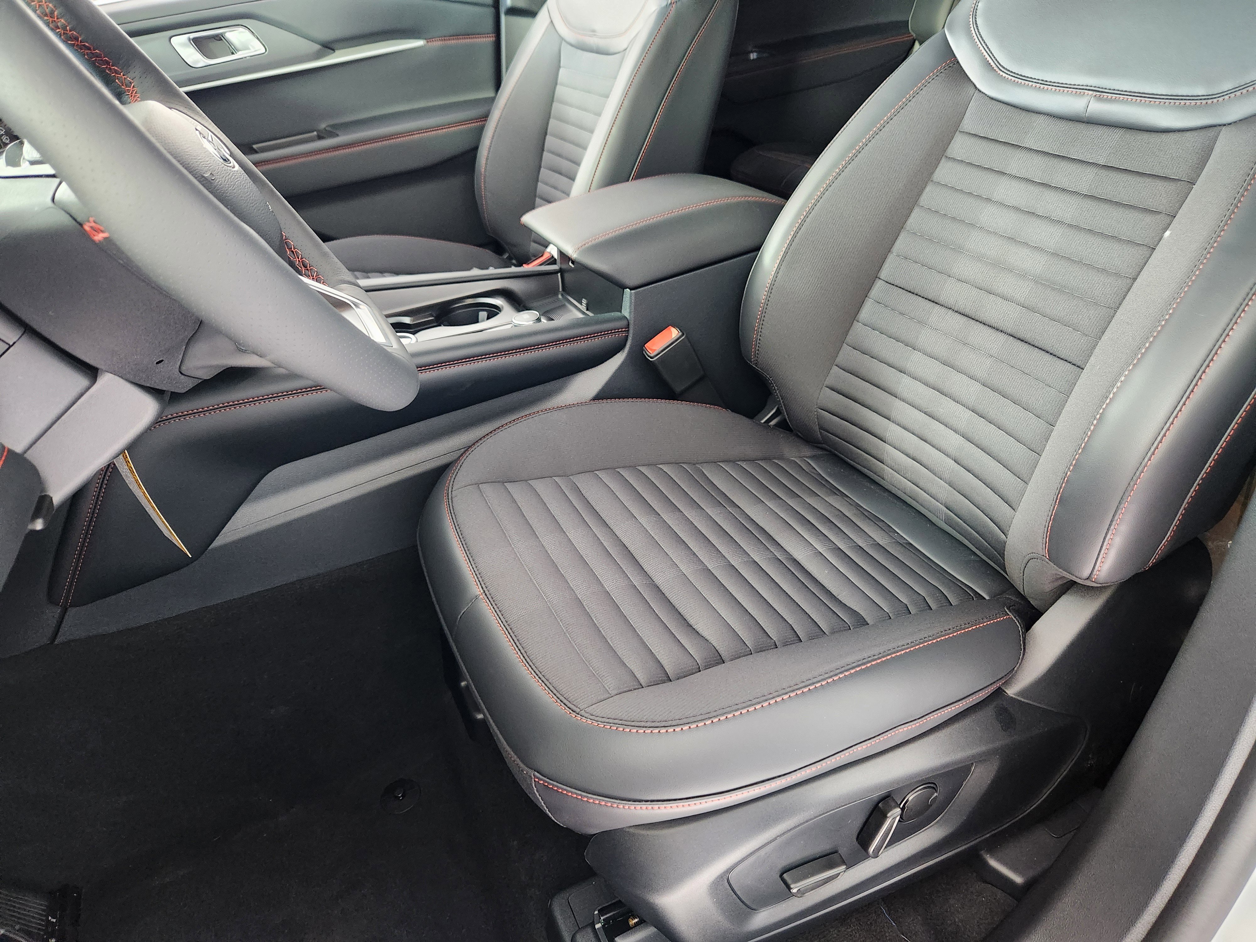 New 2026 Ford Explorer ST-Line image 12