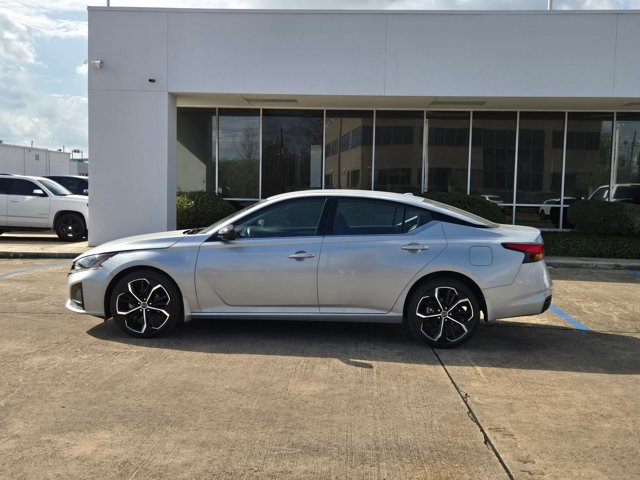 Used 2024 Nissan Altima 2.5 SR image 7