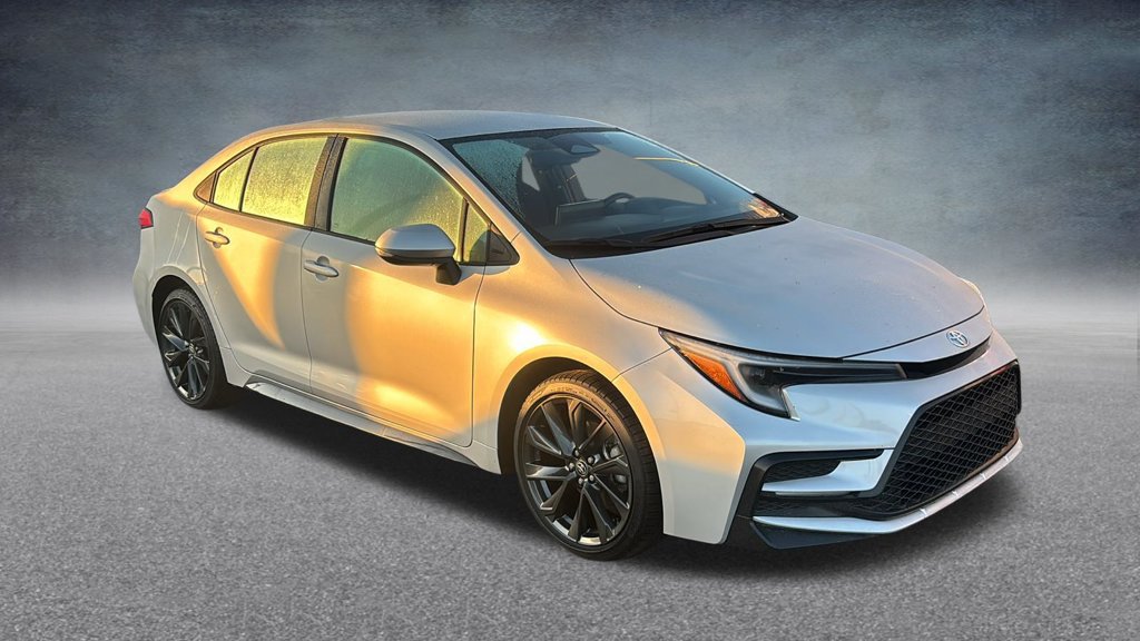 Used 2025 Toyota Corolla SE FWD image 3