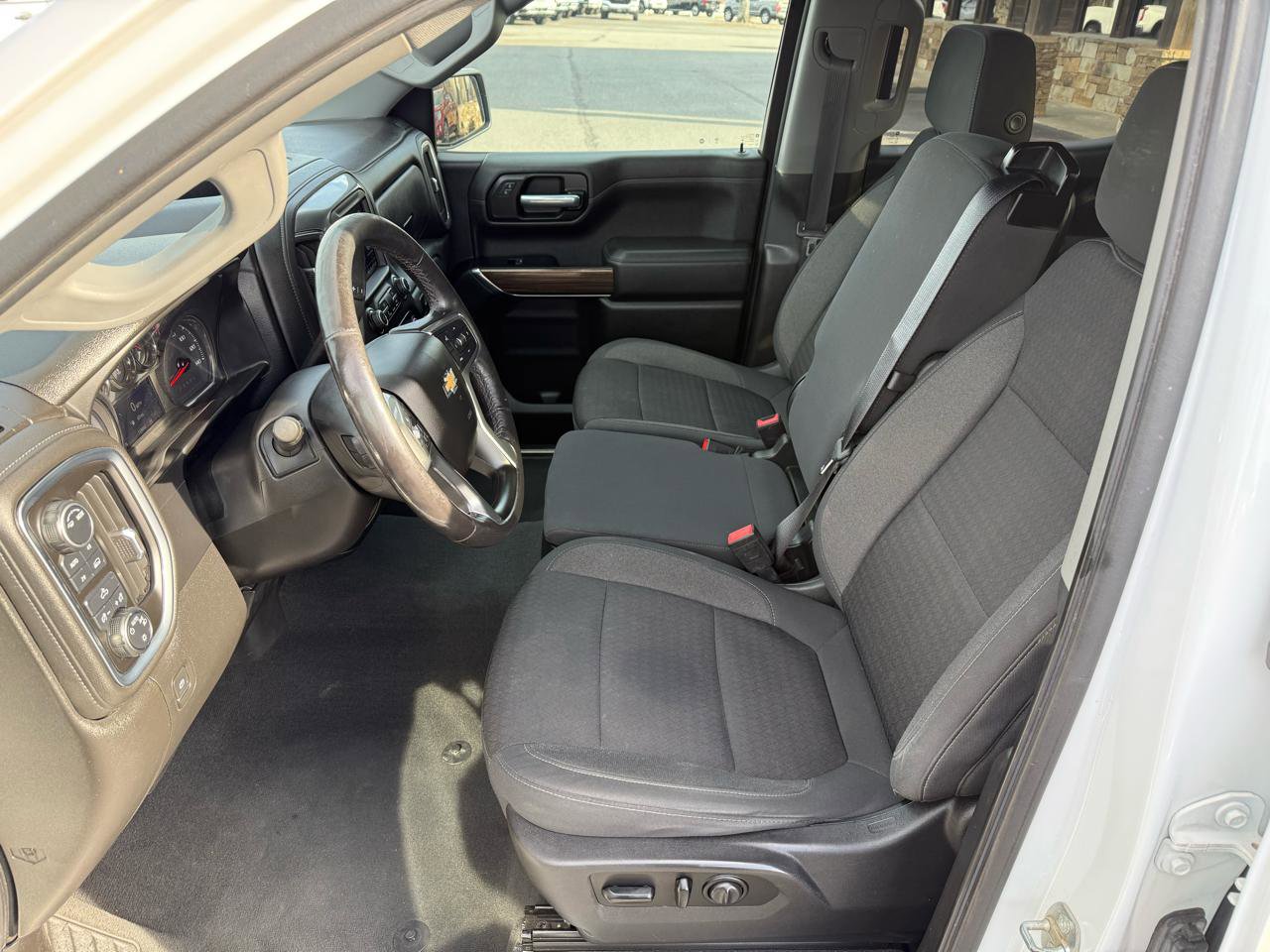 Used 2021 Chevrolet Silverado 1500 LT w/ Bed Protection Package AWD/4WD image 12