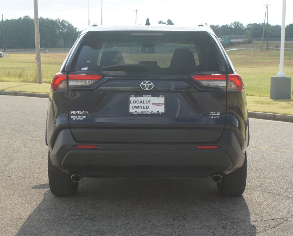 Used 2025 Toyota RAV4 XLE AWD/4WD image 3