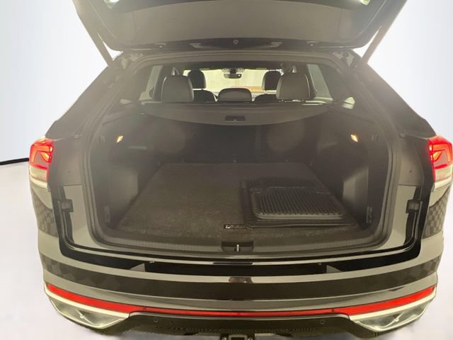 Used 2020 Volkswagen Atlas Cross Sport SEL R-Line w/ Cross Sport MDO Package AWD/4WD image 29