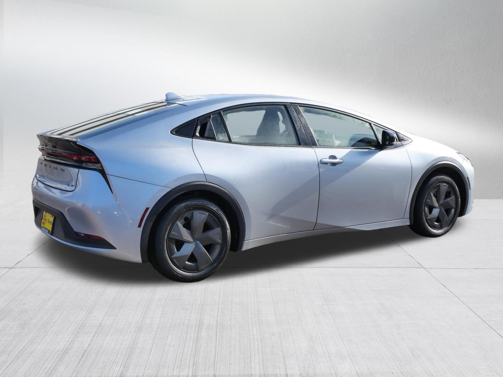 Used 2024 Toyota Prius LE FWD image 7