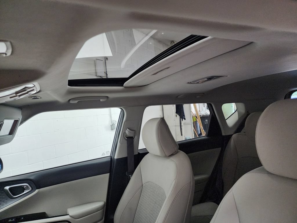 Used 2021 Kia Soul EX FWD image 23