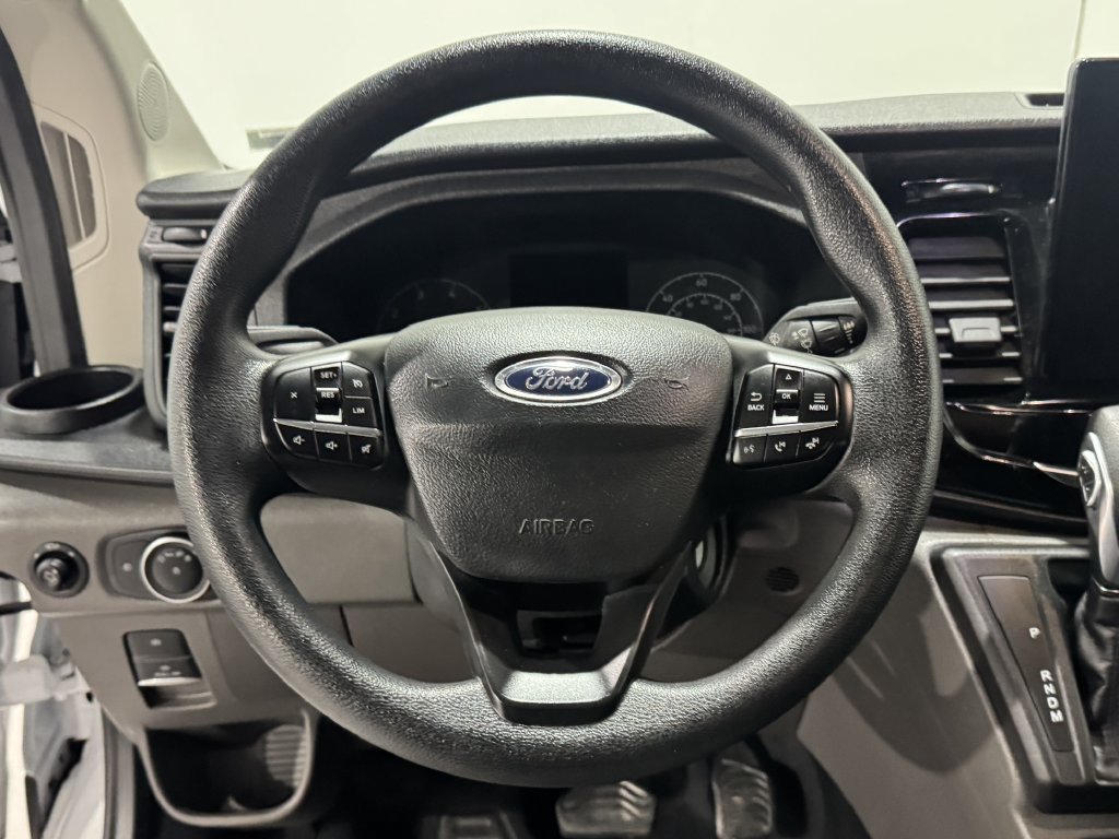 Used 2025 Ford Transit 350 XLT RWD image 3