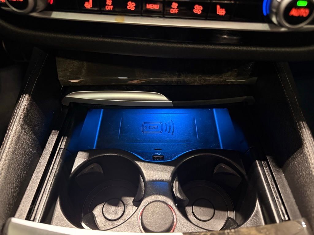 Used 2021 BMW 530e w/ M Sport Package RWD image 27