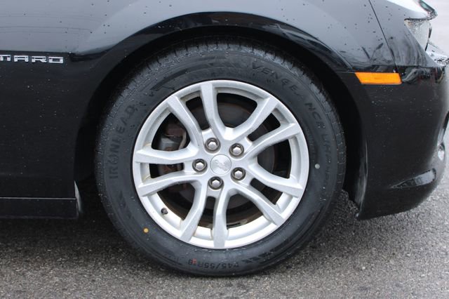 Used 2015 Chevrolet Camaro LT RWD image 30