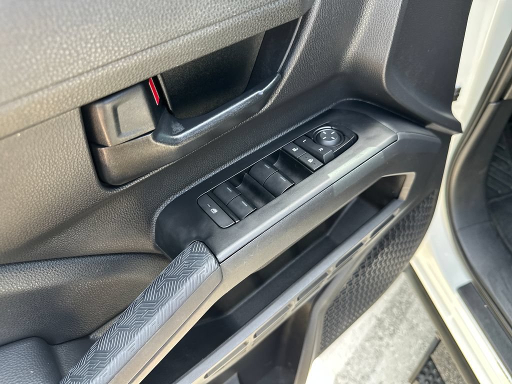 Used 2025 Toyota Tacoma SR AWD/4WD image 19