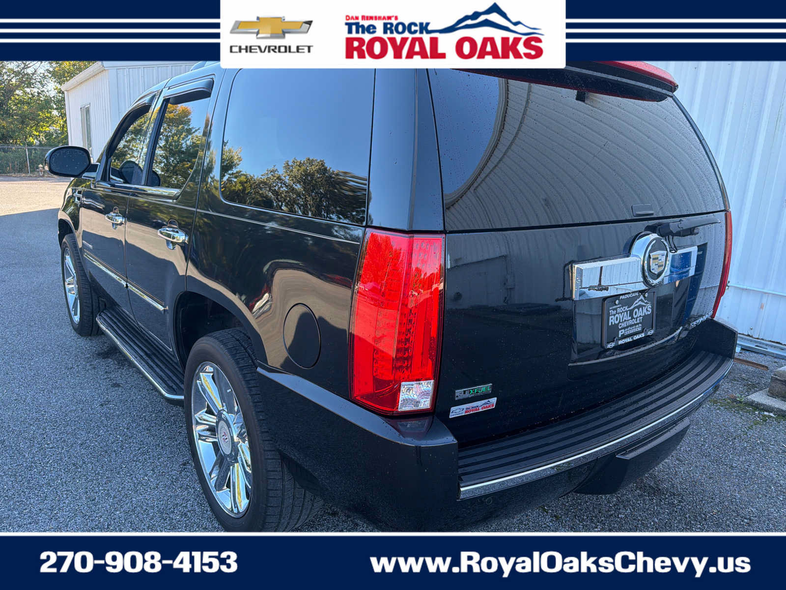Used 2012 Cadillac Escalade Luxury AWD/4WD image 4