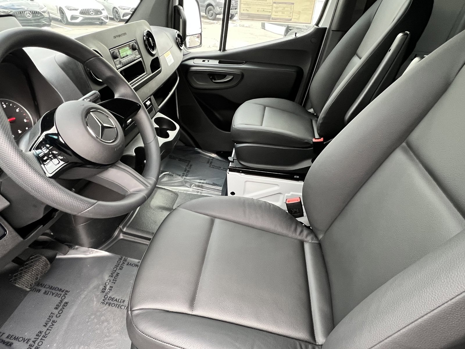 Used 2025 Mercedes-Benz Sprinter 2500 image 5
