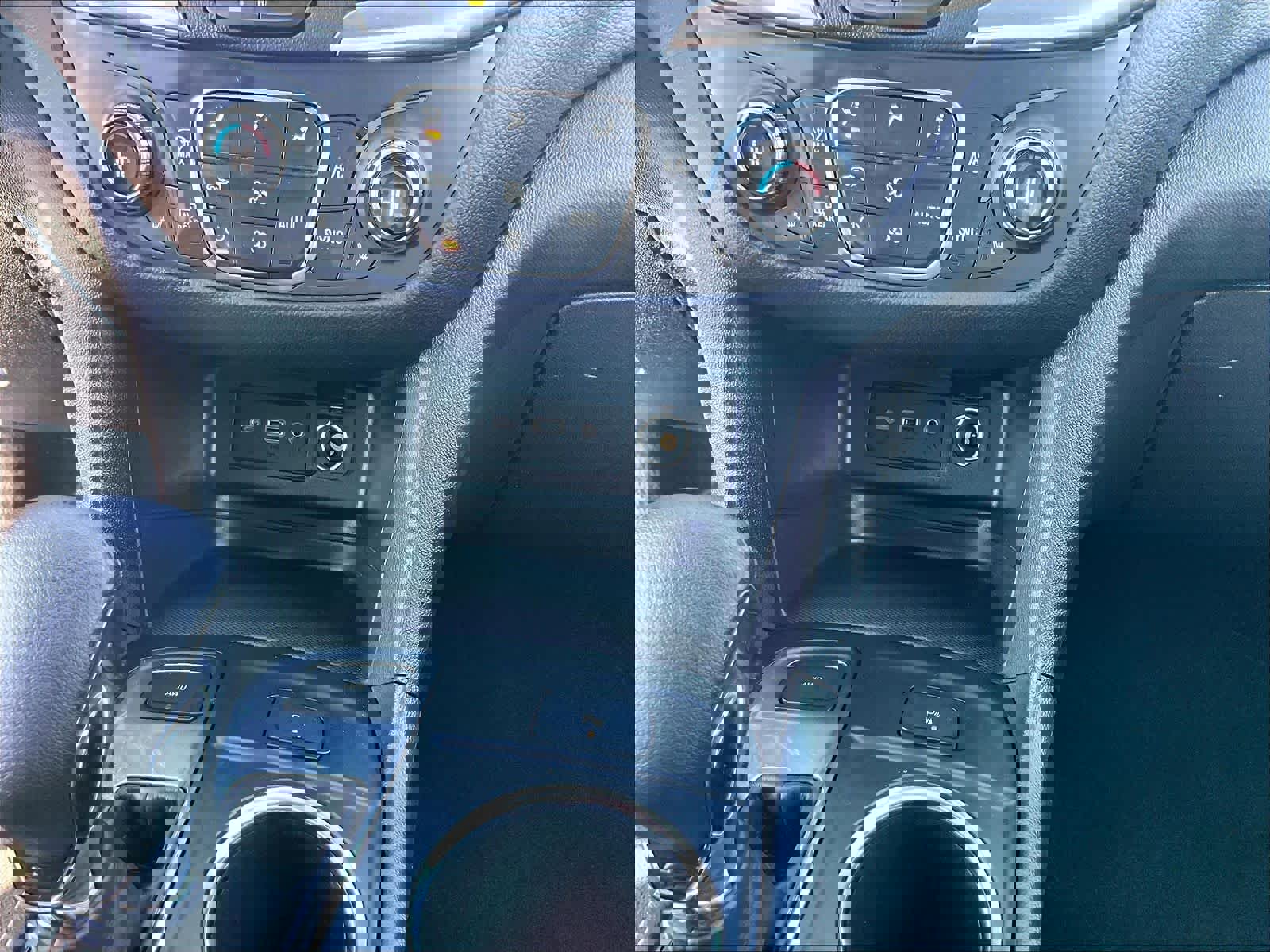 Used 2022 Chevrolet Equinox LT AWD/4WD image 25