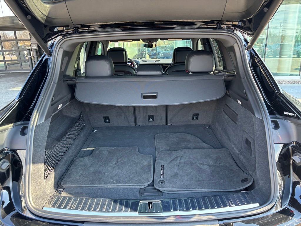 Certified 2024 Porsche Cayenne image 10