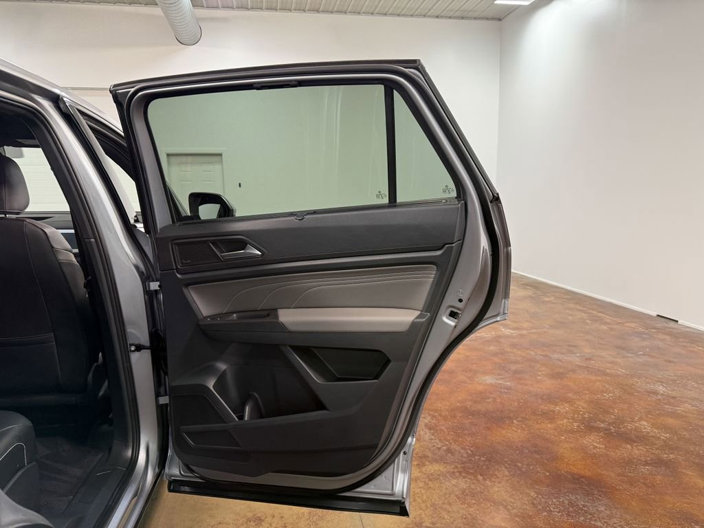 Used 2023 Volkswagen Atlas Cross Sport SEL Premium R-Line image 65