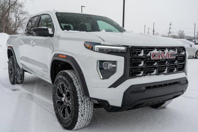 Used 2025 GMC Canyon Elevation image 4