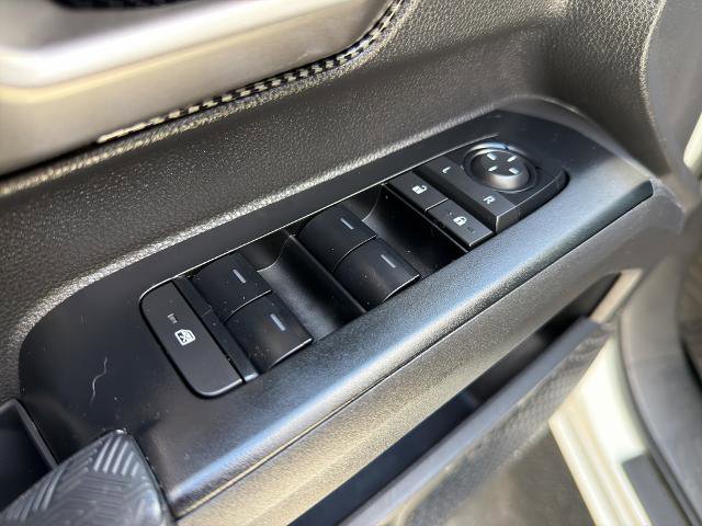 Used 2025 Toyota Tacoma TRD Off-Road AWD/4WD image 19