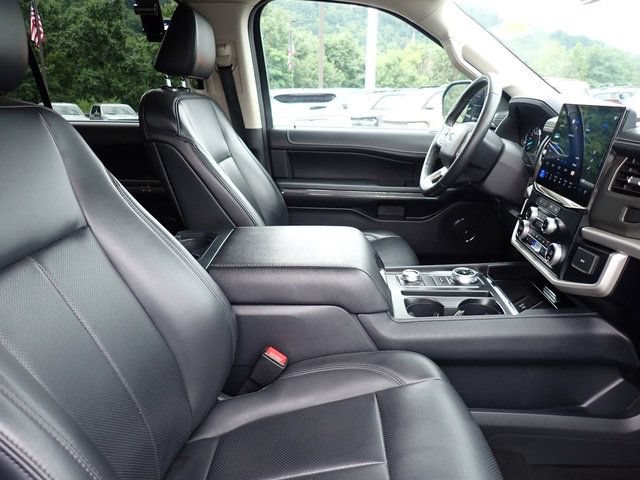 Used 2024 Ford Expedition XLT AWD/4WD image 10