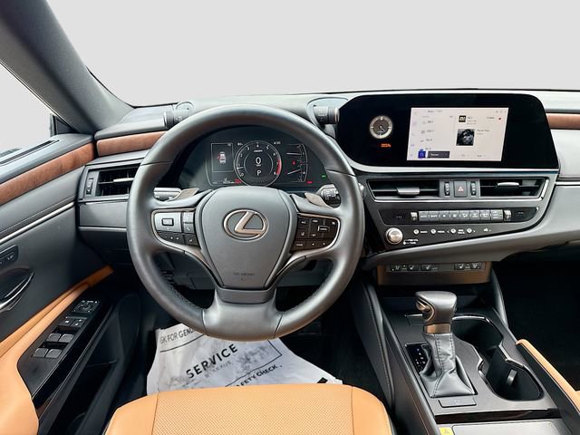 Used 2025 Lexus ES 350 w/ Premium Package image 17