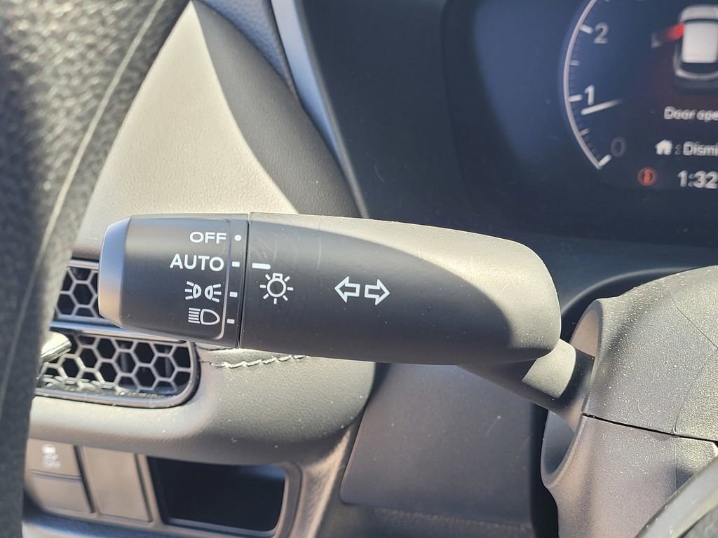 Used 2025 Honda HR-V LX image 15