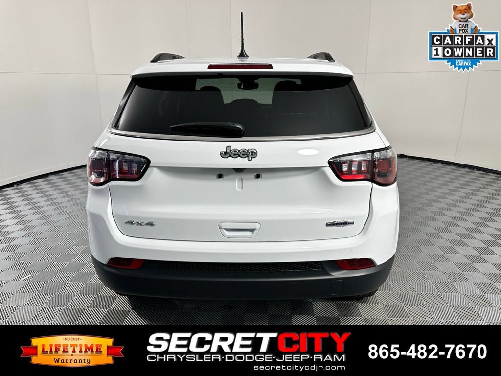 Used 2025 Jeep Compass Latitude w/ Sun & Sound Group AWD/4WD image 6