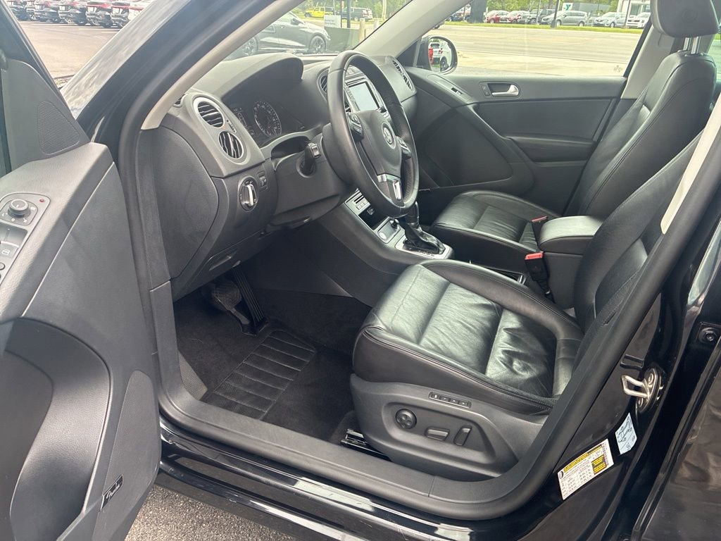 Used 2016 Volkswagen Tiguan SEL AWD/4WD image 8