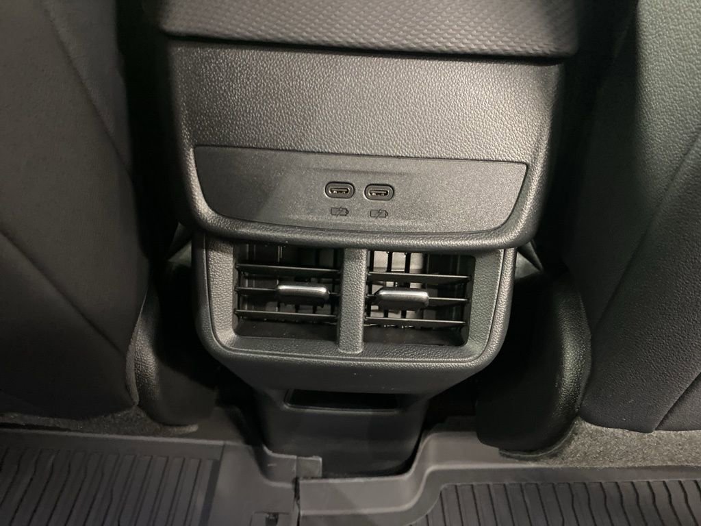 New 2026 Chevrolet Equinox LT w/ Convenience Package II AWD/4WD image 16