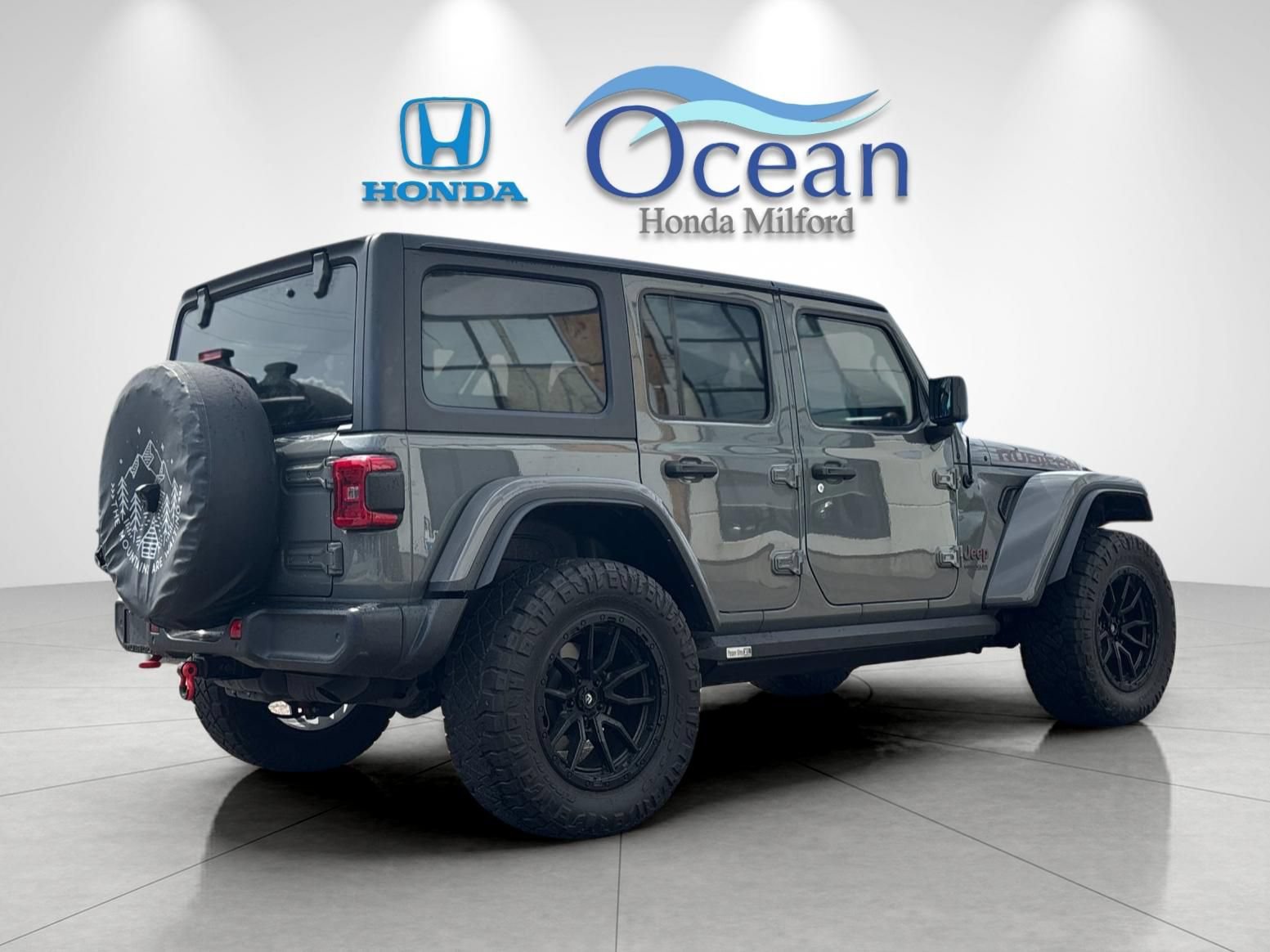 Used 2022 Jeep Wrangler Unlimited Rubicon w/ Dual Top Group AWD/4WD image 3