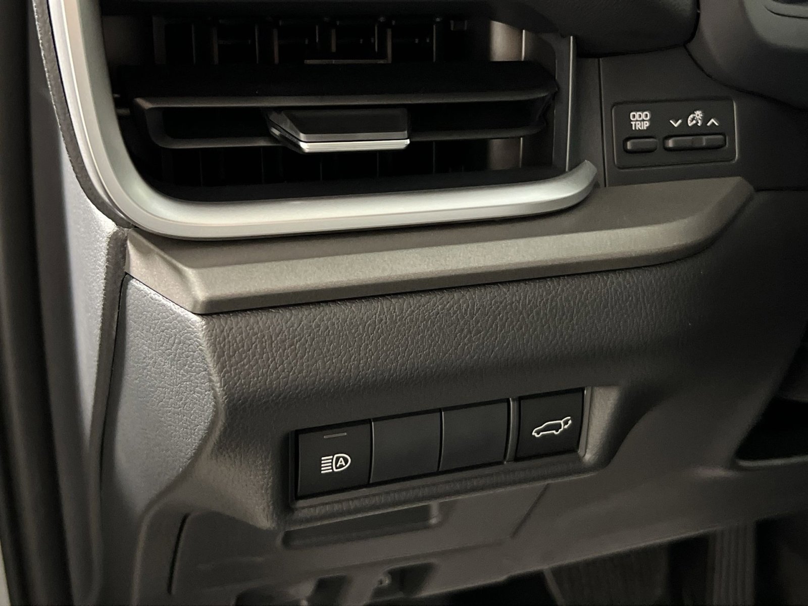 Used 2026 Toyota Grand Highlander XLE image 32