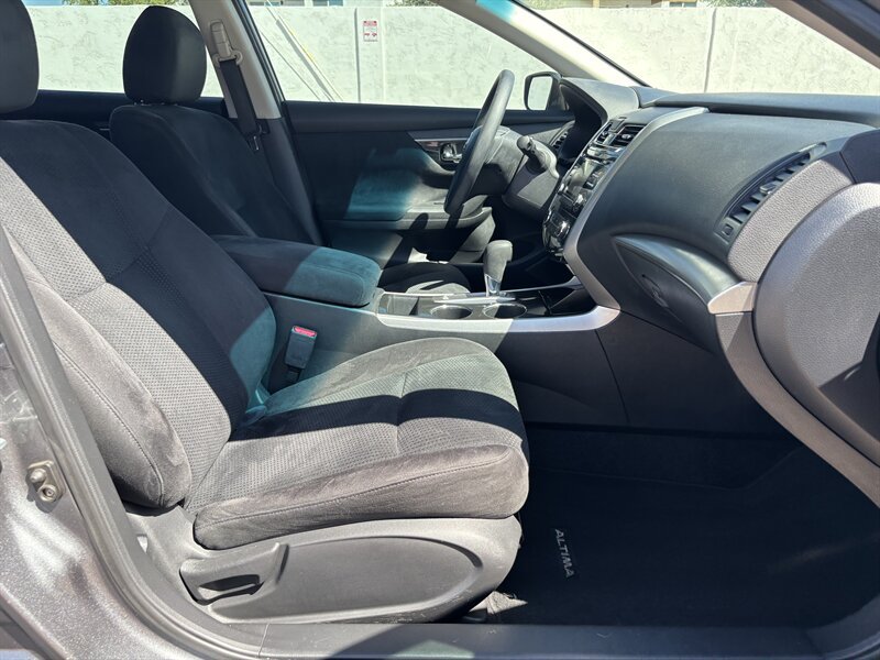 Used 2014 Nissan Altima 2.5 S w/ Display Audio Package FWD image 33