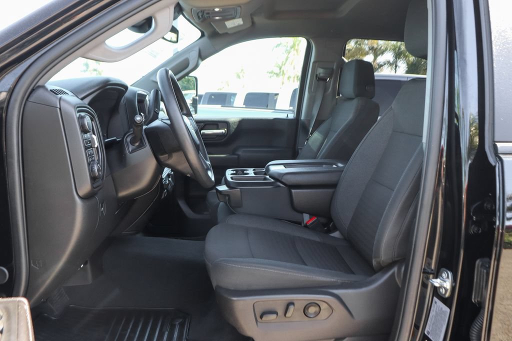 Used 2025 Chevrolet Silverado 2500 Custom w/ Custom Value Package AWD/4WD image 18
