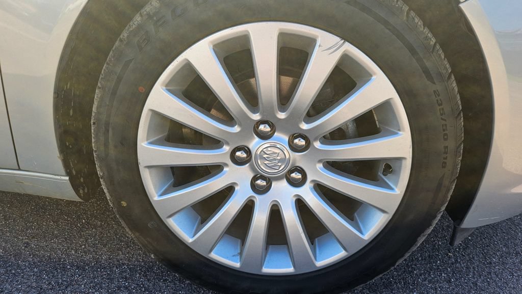 Used 2011 Buick Regal CXL w/ RL6 Preferred Equipment Group FWD image 16