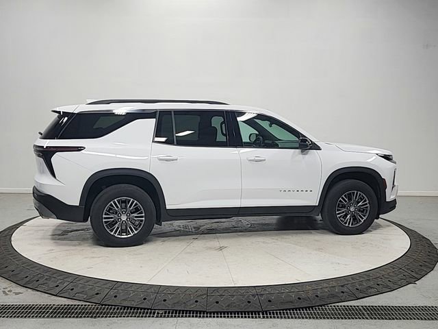 Used 2025 Chevrolet Traverse LT AWD/4WD image 8