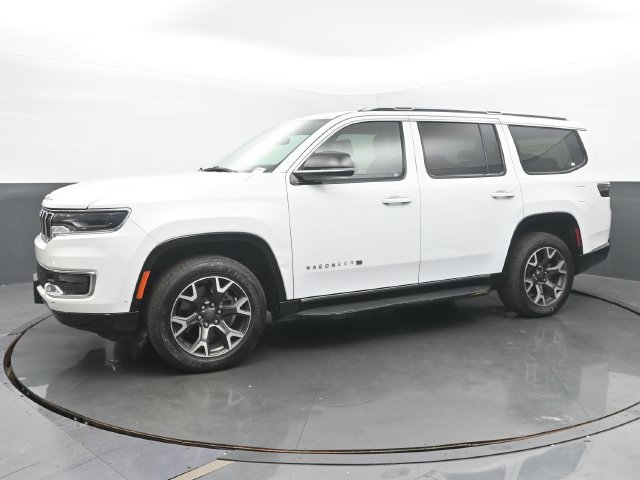 Used 2023 Jeep Wagoneer Series III w/ Preferred Equipment Group AWD/4WD image 2