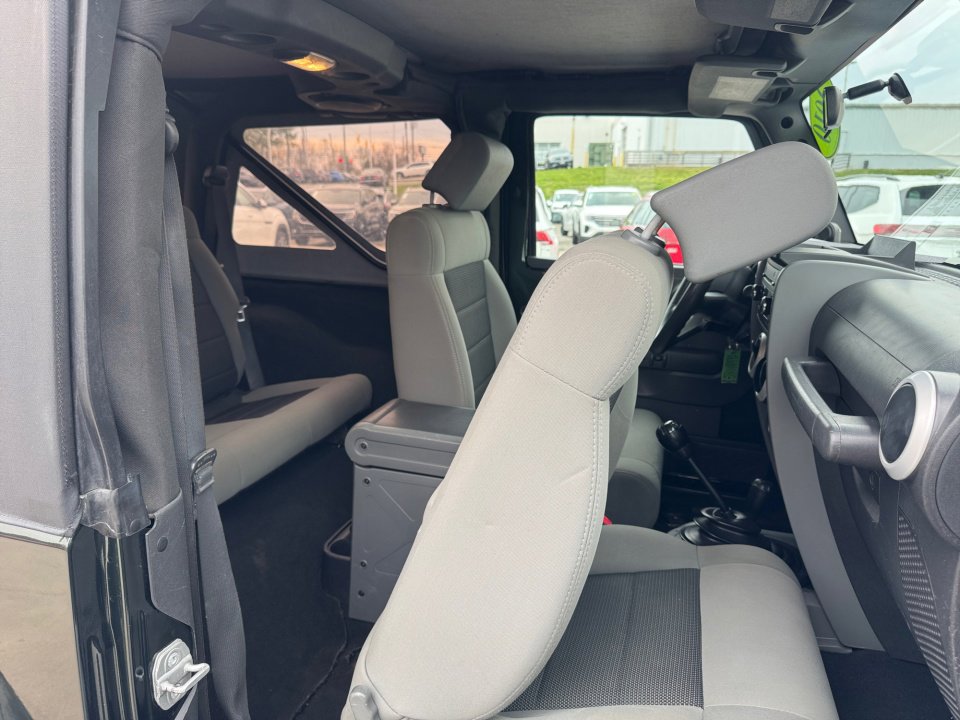 Used 2010 Jeep Wrangler Sahara w/ Trailer Tow Group image 32