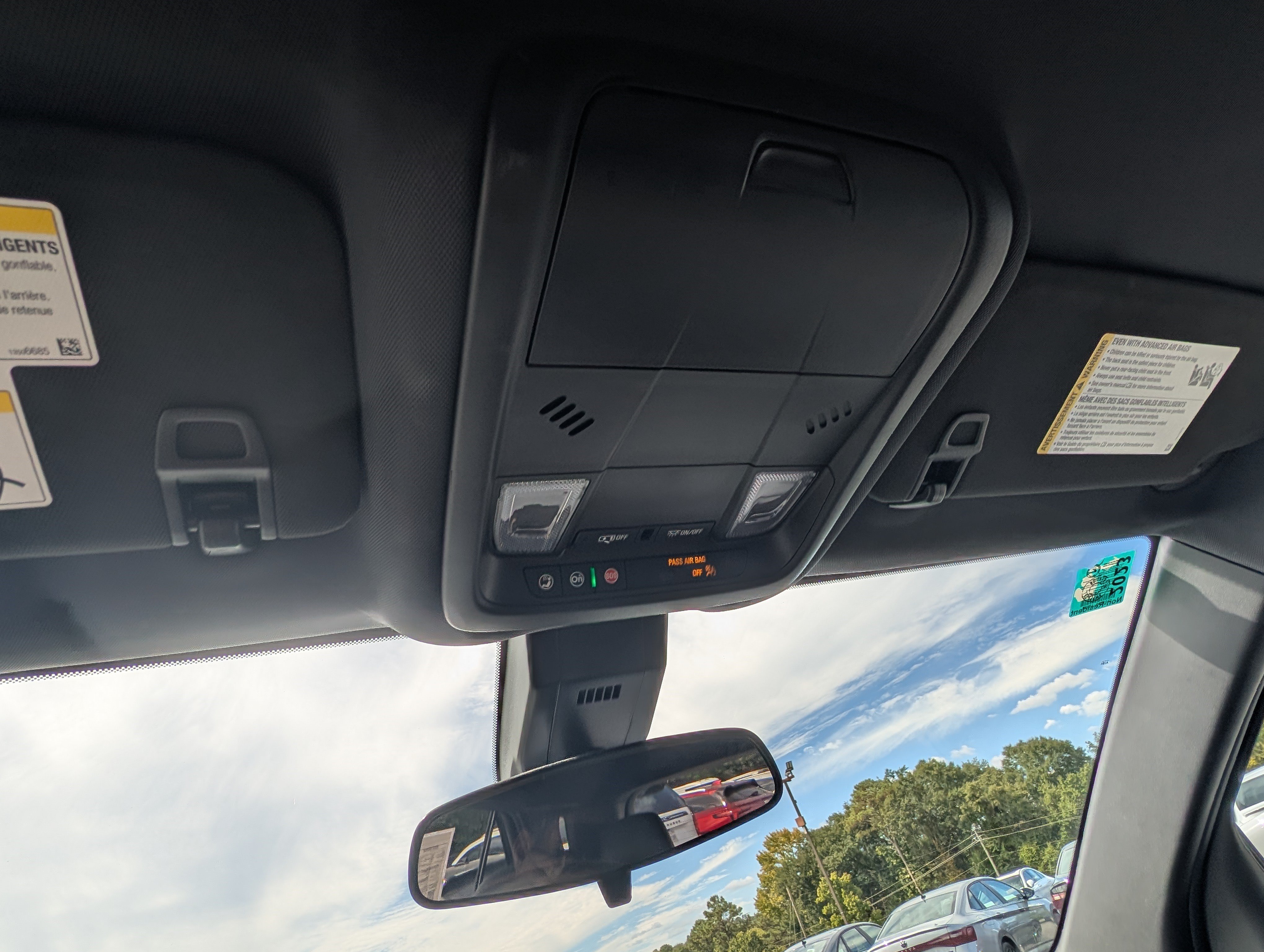 Used 2023 Chevrolet Equinox RS FWD image 29