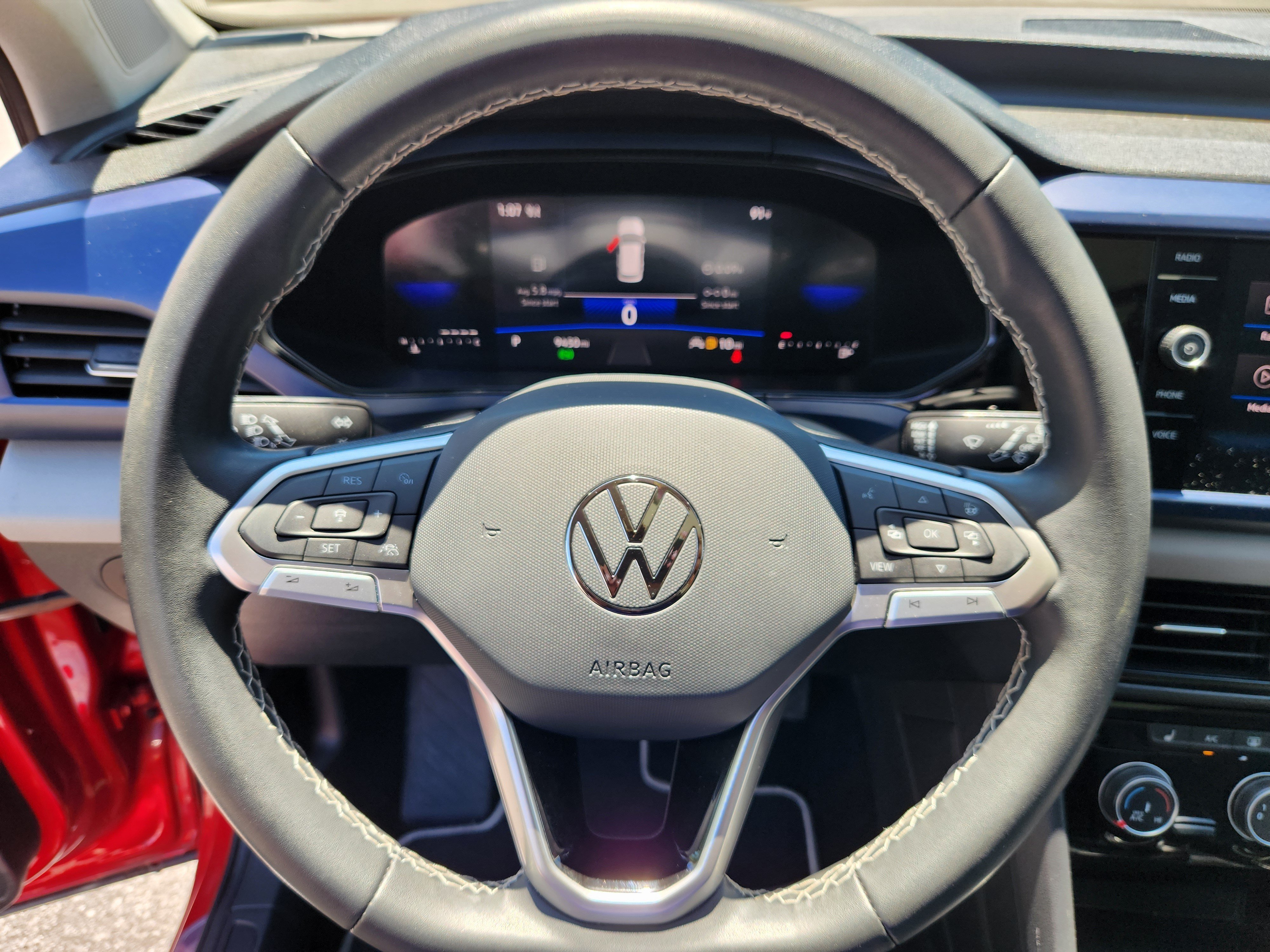 Certified 2023 Volkswagen Taos SE w/ Panoramic Sunroof Package AWD/4WD image 9