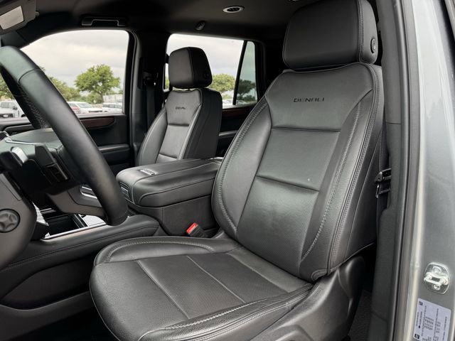 Used 2025 GMC Yukon Denali AWD/4WD image 26