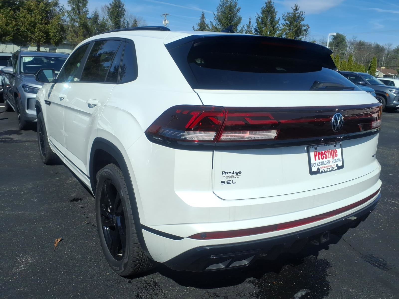 New 2026 Volkswagen Atlas Cross Sport SEL R-Line image 3