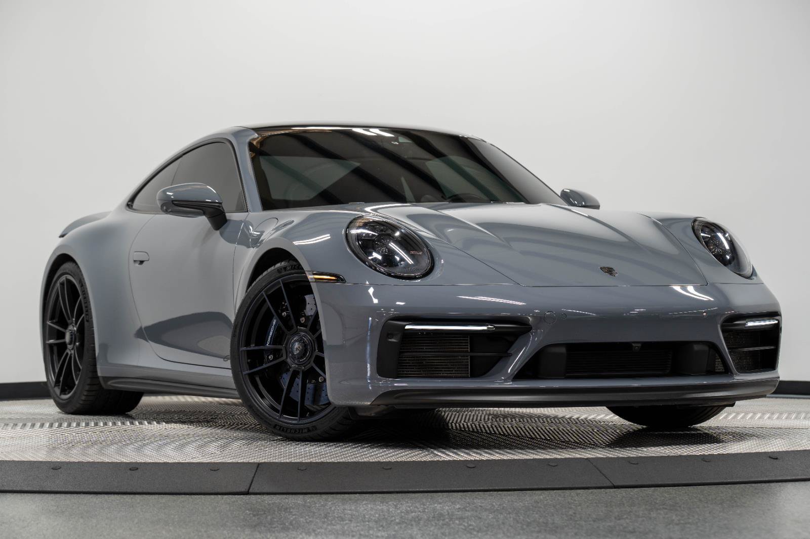 Used 2023 Porsche 911 Carrera GTS RWD image 38
