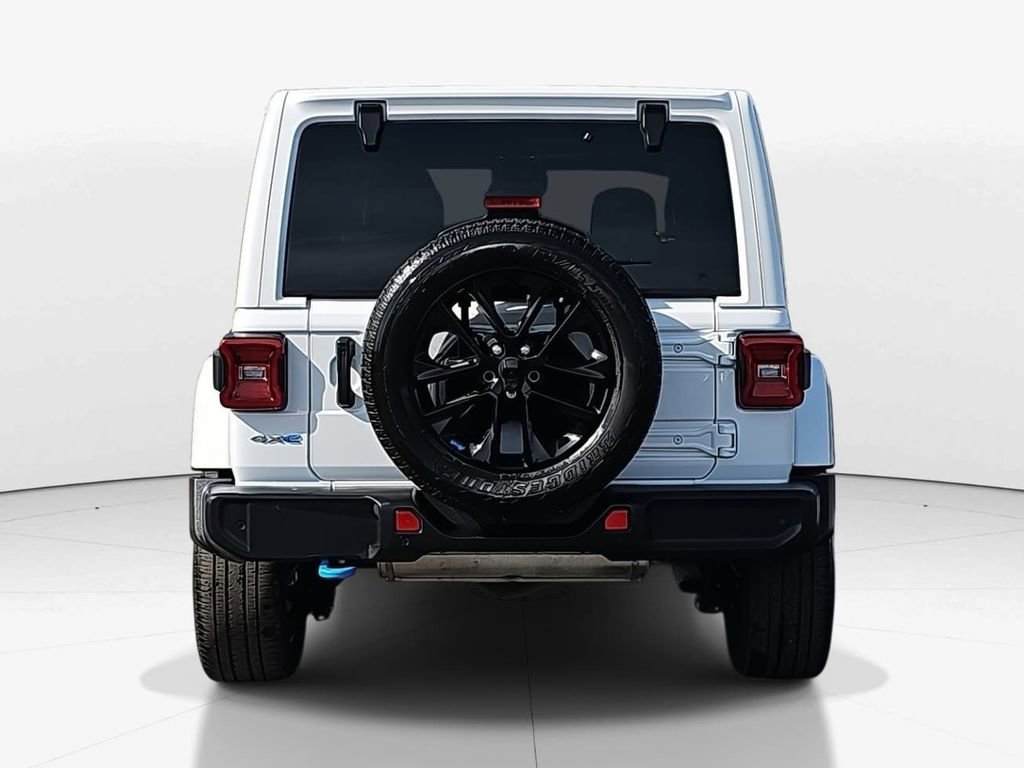 Used 2022 Jeep Wrangler Unlimited Sahara w/ Cold Weather Group image 6