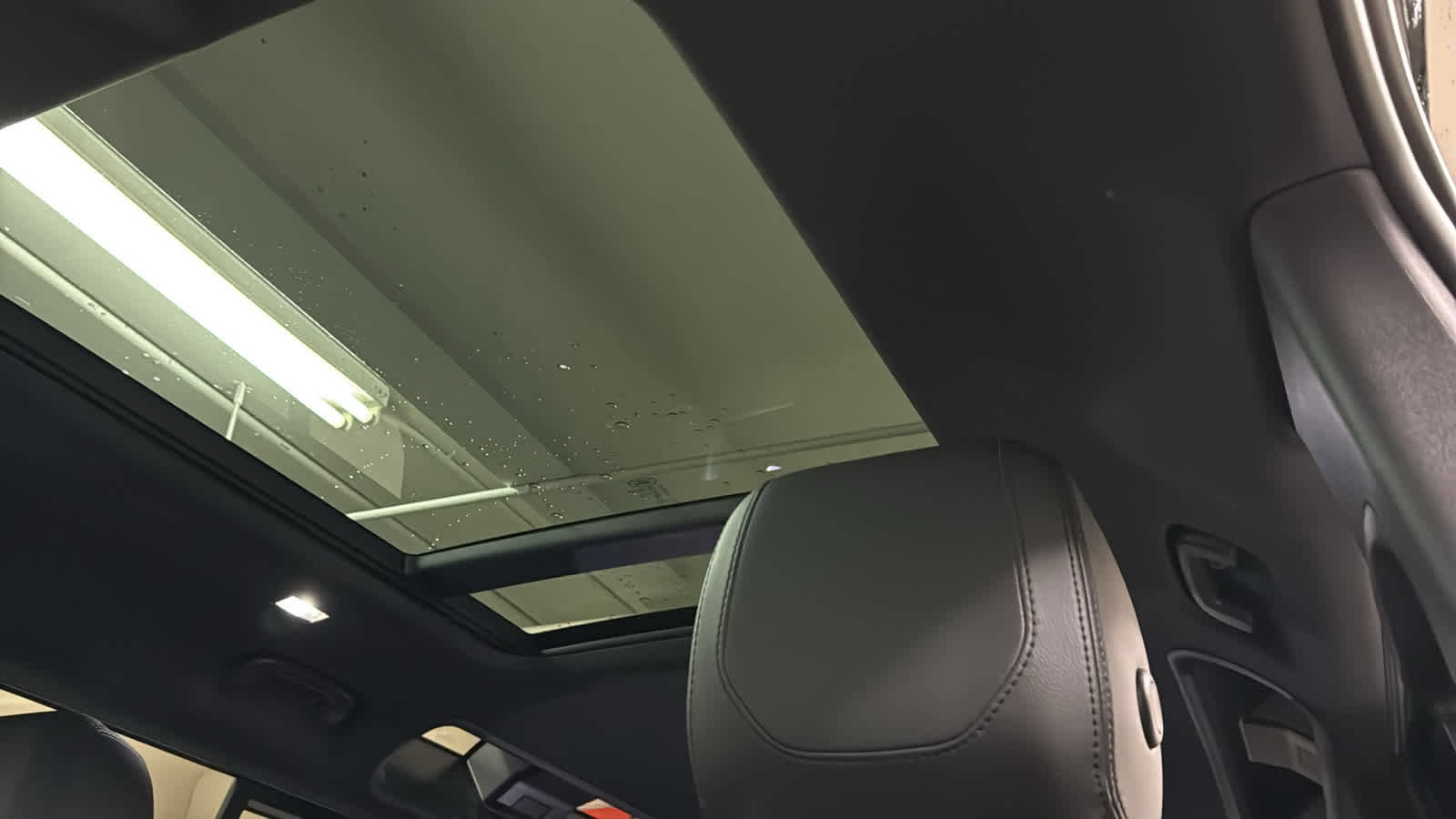 Used 2024 Land Rover Defender 110 X-Dynamic SE AWD/4WD image 23